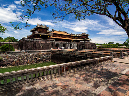 Vé Máy Bay giá rẻ Hà Nội đi đến Huế cùng Vietnam Airlines